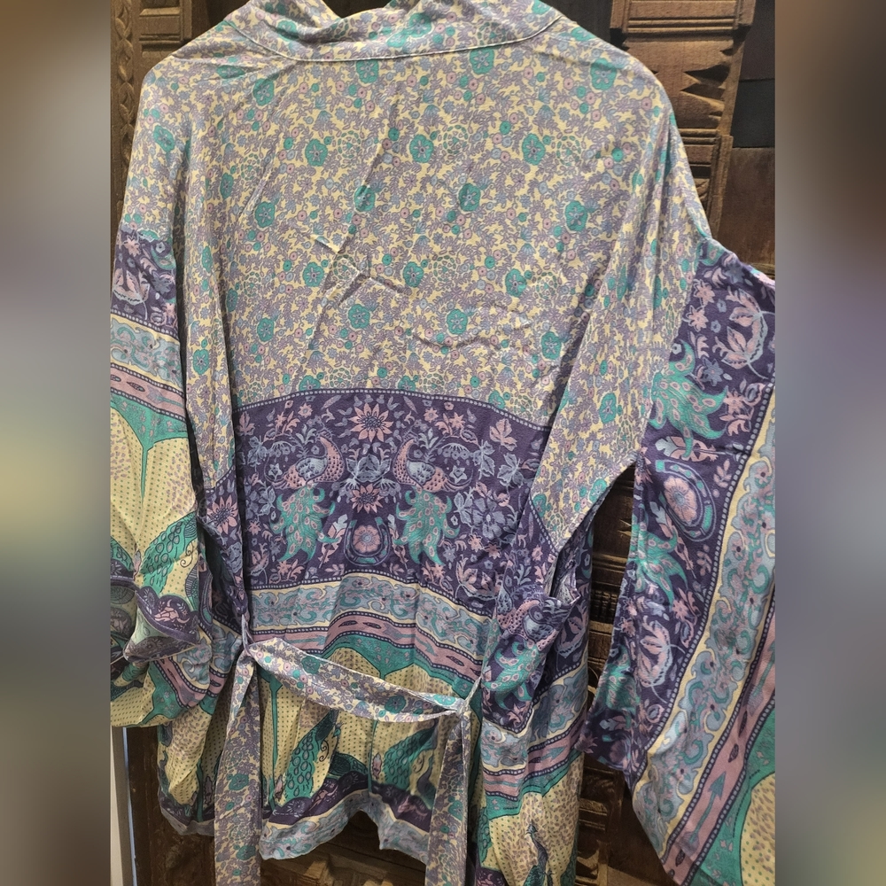 SWAP only XANADU SHORT KIMONO 💙❤️..NOT SELLING PRICE 4 ATTENTION!